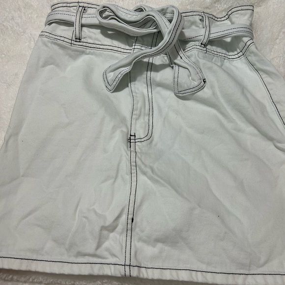 White jean skirt - Picture 4 of 4